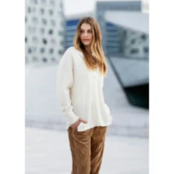 Ane Mone Herlig Genser Med Hette i Hvit - Strikkejakke for Damer