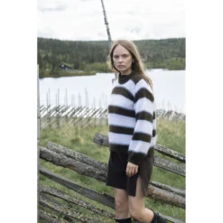 Arnie Says Mørkebrun Melrose Stripe Genser White - Elegant strikkejakke for kvinner -Dame-strikkegensere Salg unnamed file 1213