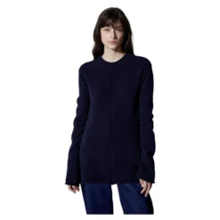 Dagmar Rundhalset strikkejakke i blå - Elegant og behagelig damegenser