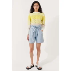 Baum Und Pferdgarten Rundhalset Genser i Ull - Gul -Dame-strikkegensere Salg unnamed file 1532