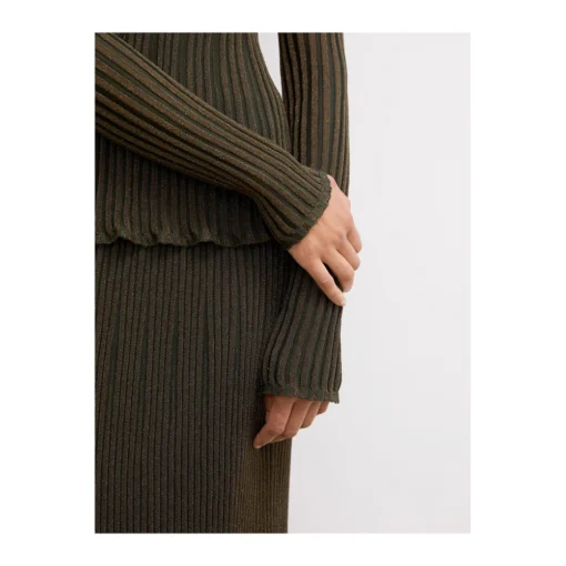 By Malene Birger V-hals strikkejakke i grønn - Elegant damegenser -Dame-strikkegensere Salg unnamed file 181