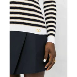 Valentino Stripet Topp i Hvit - Elegant Dameoverdel -Dame-strikkegensere Salg unnamed file 2126