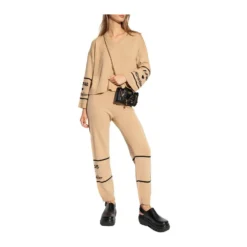 Love Moschino V-hals Beige Genser - Elegant og Tidløs Strikkegenser -Dame-strikkegensere Salg unnamed file 2157