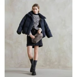 Brunello Cucinelli Rundhalset strikkejakke i beige - Elegant dameoverdel -Dame-strikkegensere Salg unnamed file 2736