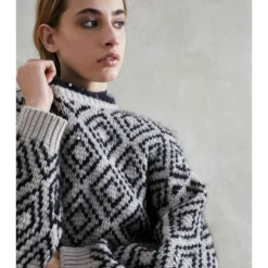 Brunello Cucinelli Rundhalset strikkejakke i beige - Elegant dameoverdel -Dame-strikkegensere Salg unnamed file 2741