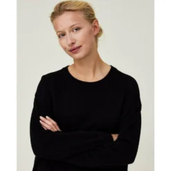 Lexington Lizzie Organic Sweater Black - Bærekraftig og elegant strikkejakke for damer -Dame-strikkegensere Salg unnamed file 2952