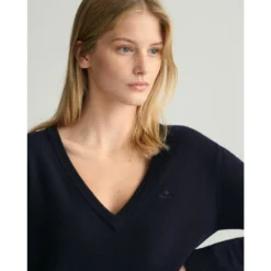 Gant Superfine Lambswool V-Neck Overdeler for Dame - Blå -Dame-strikkegensere Salg unnamed file 3115