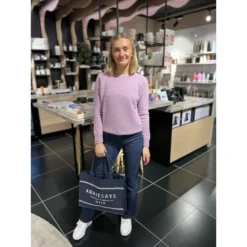 Arnie Says Rundhalset strikkejakke i lilla - Elegant og behagelig damegenser -Dame-strikkegensere Salg unnamed file 3325