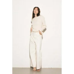 ENVELOPE 1976 Rundhalset strikkejakke i beige - Elegant og behagelig dameoverdel -Dame-strikkegensere Salg unnamed file 3430