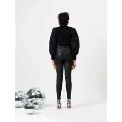 Dante 6 V-hals Strikkegenser i Svart - Elegant og Komfortabel Dameoverdel -Dame-strikkegensere Salg unnamed file 3646