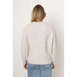 Closed Rundhalset strikkejakke i grått - Elegant og behagelig damegenser -Dame-strikkegensere Salg unnamed file 402