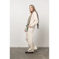 Closed Rundhalset Strikkegenser i Beige - Elegant og Komfortabel Damegenser -Dame-strikkegensere Salg unnamed file 4085