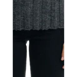 Manila Grace Rundhalset Strikkegenser i Beige - Elegant og Komfortabel Dameoverdel