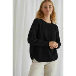 Davida Raglan Curved Sweater Genser i Sort - Elegant og Komfortabel Overdel for Kvinner